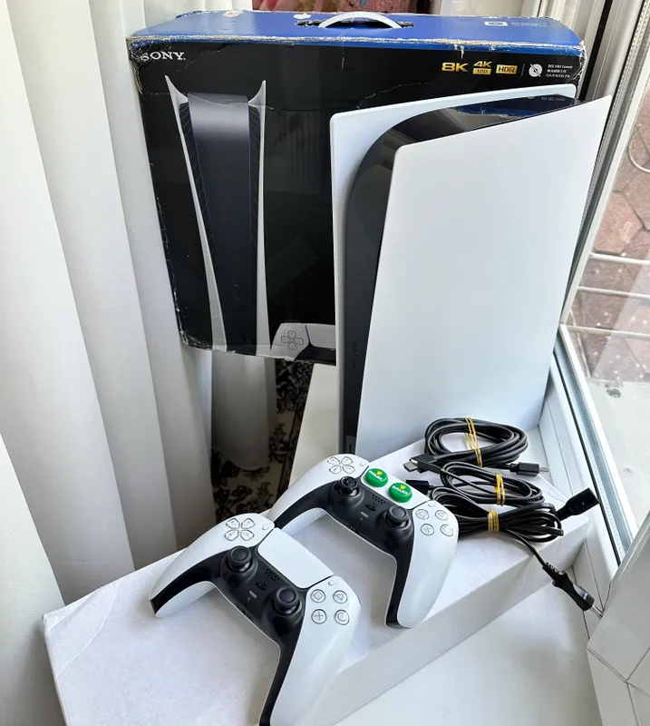 Sony PlayStation 5 Digital Edition 2 джойстик