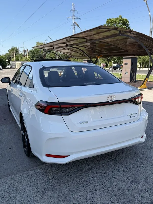 Toyota corolla 2026 hybid 8