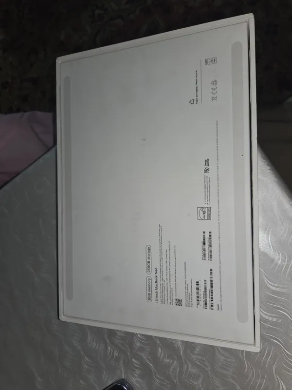MacBook Neo 8/256 3