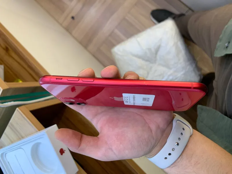 Iphone 11 Red, Tinniq — фото 1