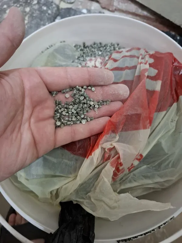 Ruchnoy plastmassa qòyadigan apparat sotiladi 8