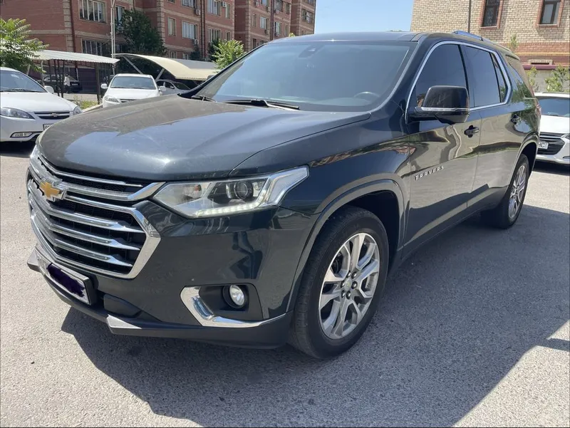 Chevrolet Traverse 2021 — фото 1