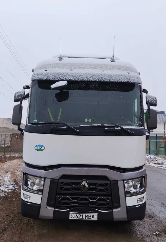 Тягач RENAULT 460 Volovo motor 2017y 400ming пробег 3 Тягач RENAULT 460 Volovo motor 2017y 400ming пробег 3