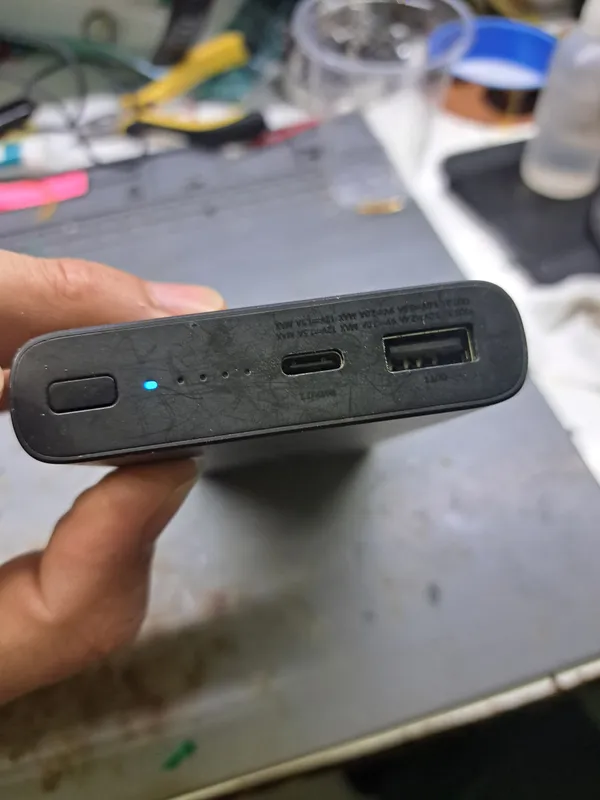 Продаётся оригинальный Power bank 4 Продаётся оригинальный Power bank 4