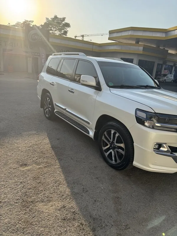 Land Cruiser 200 TOYOTA своя. — фото 1