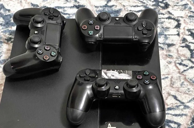 PlayStation 4 Fat 1 PlayStation 4 Fat 1