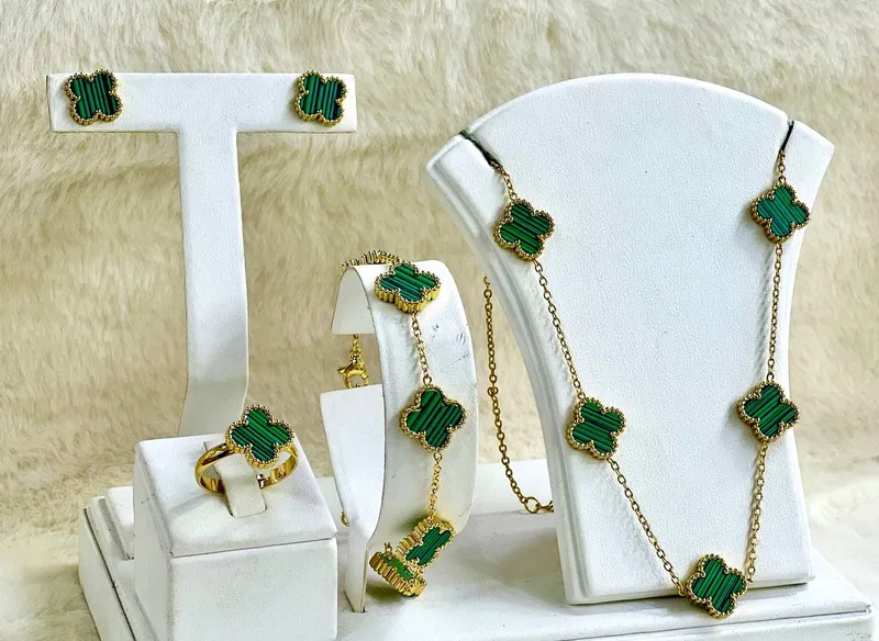 Набор бижутерии Van Cleef 4