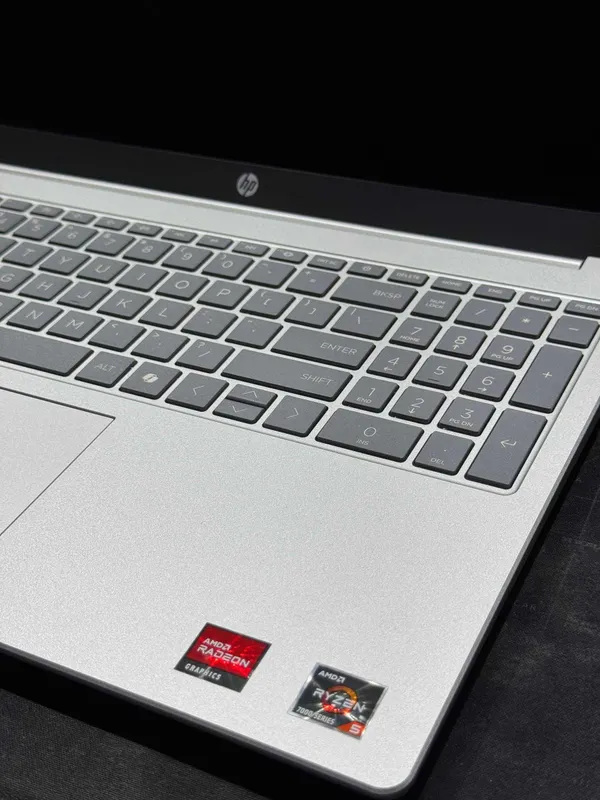 Hp laptop/MD Ryzen 5 7520U/8/512/15.6" — фото 3
