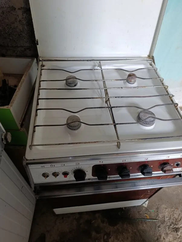 Продам газовые плита 3 Продам газовые плита 3