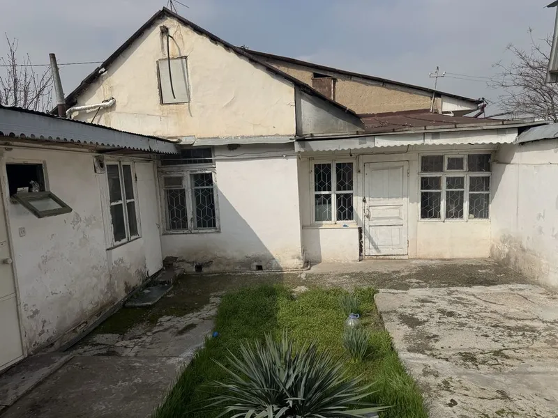 Xovli uy sotiladi