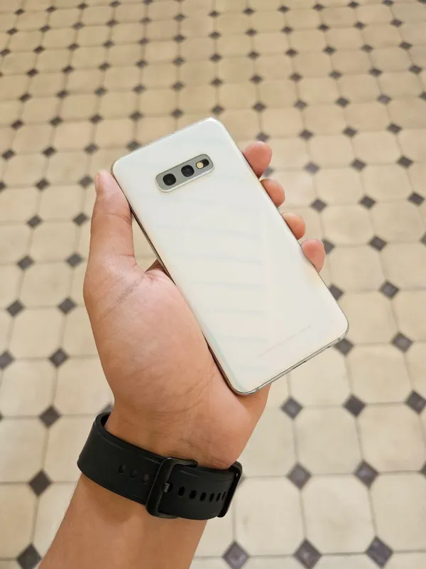 Samsung Galaxy S10e 1 Samsung Galaxy S10e 1