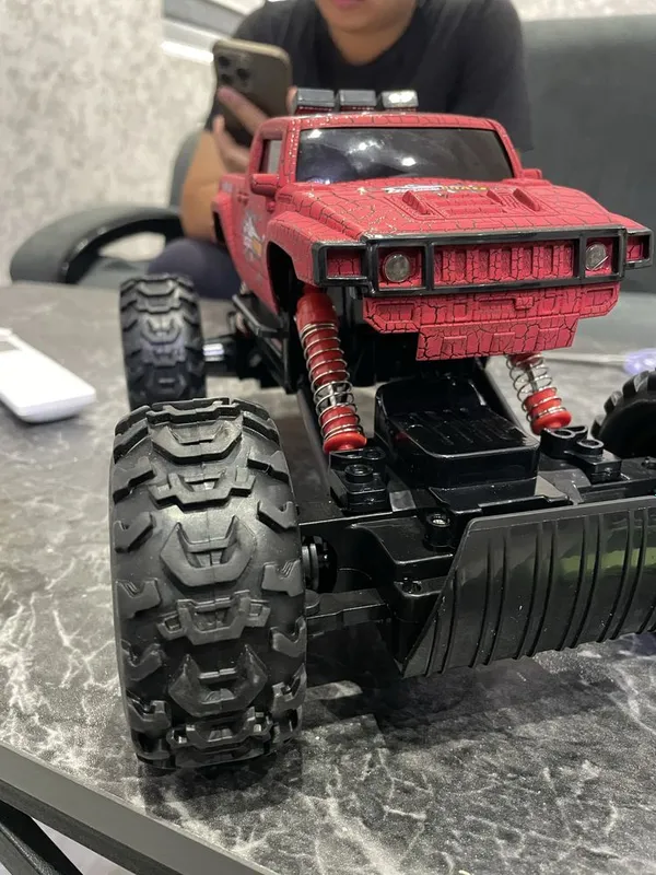Masofadan boshqariladigan Monster Truck o'yinchoq mashina (RC Car) 2 Masofadan boshqariladigan Monster Truck o'yinchoq mashina (RC Car) 2