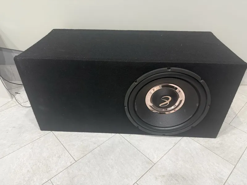 Продам сабвуфер infinity primus1270 состояние хорошее в ремонте не был