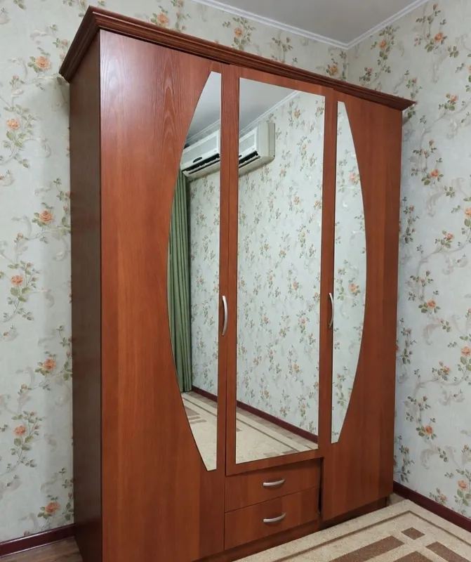 Продаётся шкаф. Автосалон «Алгоритм 31» 2 Продаётся шкаф. Автосалон «Алгоритм 31» 2