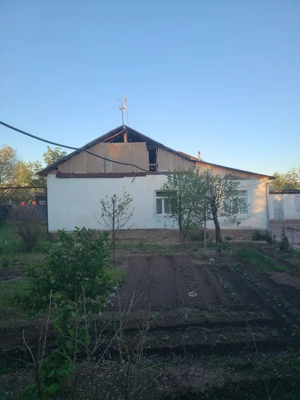 Товоксойда ховли уй сотилади.