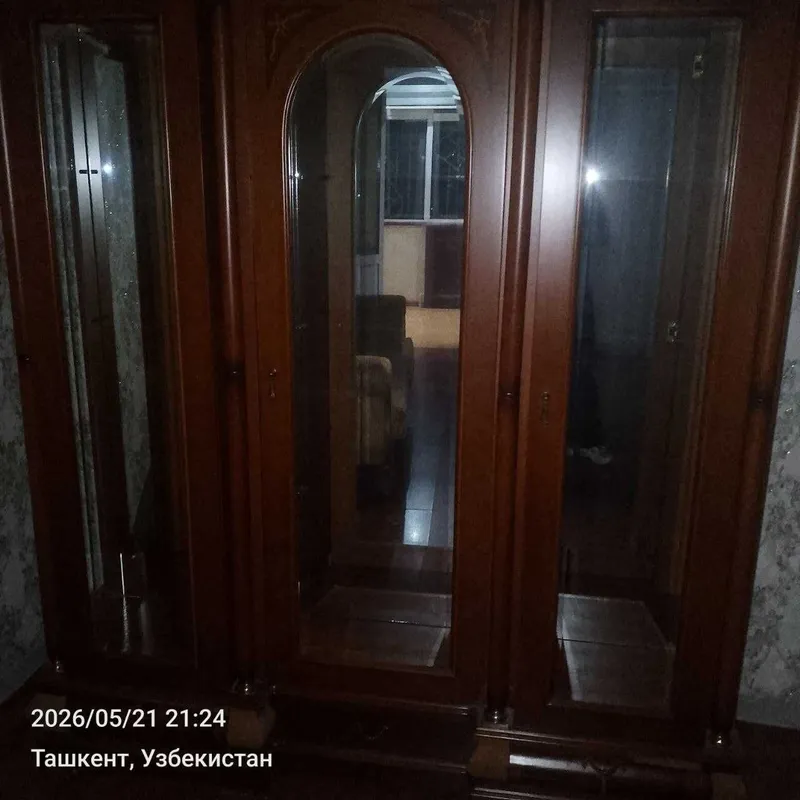 Сервант стеклянный — фото 2