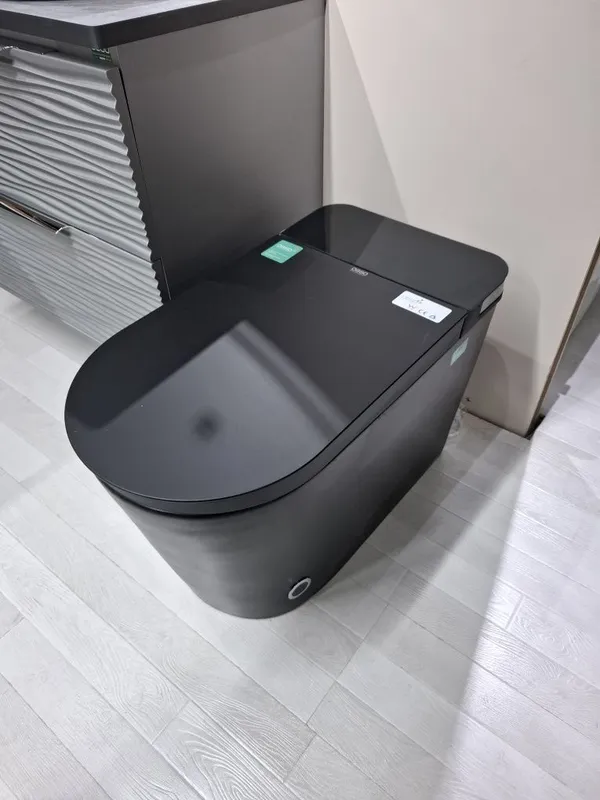 Smart unitazi OSSO CERAMICS ot pervih ruk