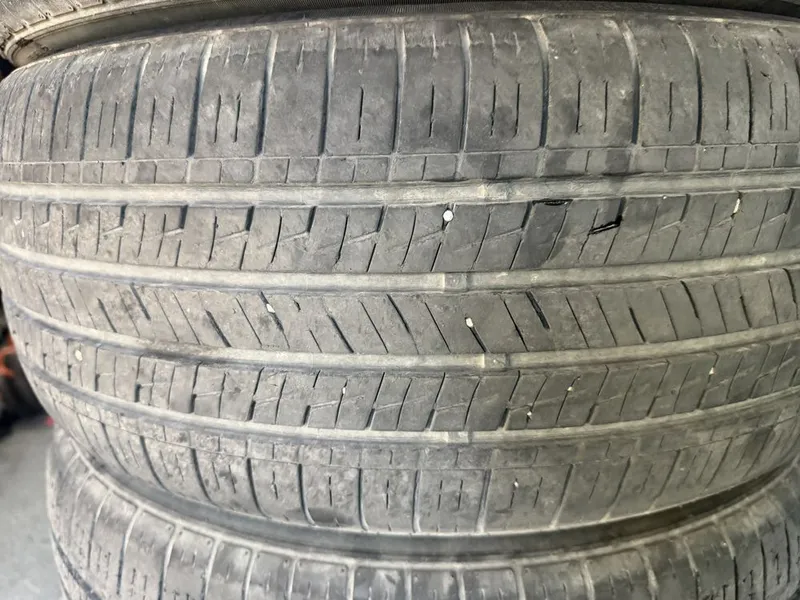 балон сотилади 215/55r17.холати ўрта. 5 балон сотилади 215/55r17.холати ўрта. 5