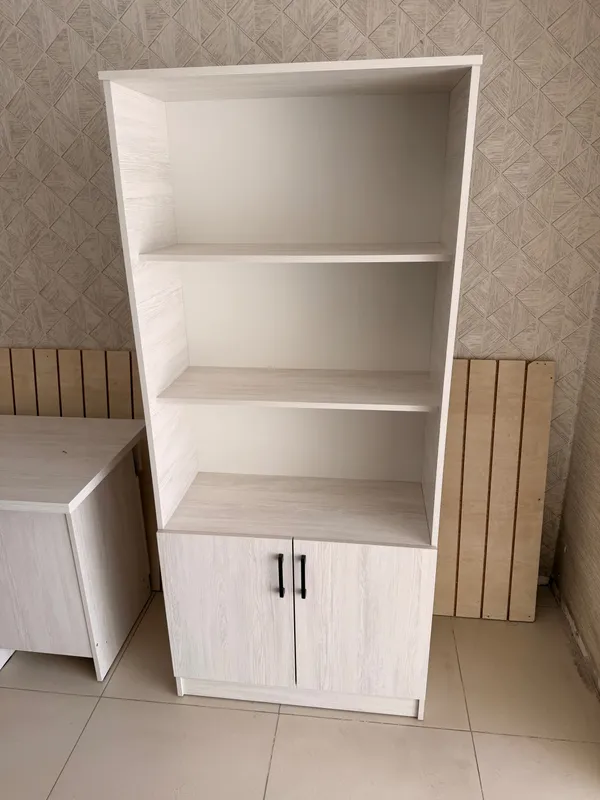 Ofis mebel judayam yangi