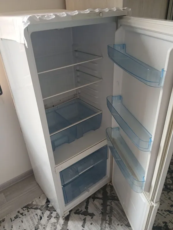 Продаеться Холодильник Продаеться Холодильник