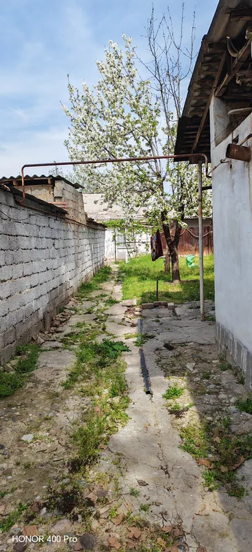 Qibray markazida 4.7 sotix hovli sotiladi 1 liniya — фото 2