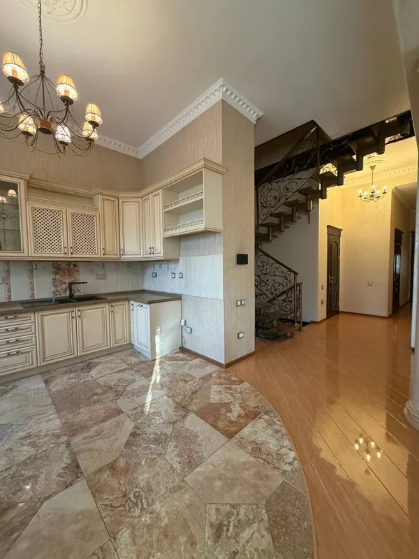 380 m² uy sotiladi, Mirzo Ulug‘bek tumani · ID 7083 4