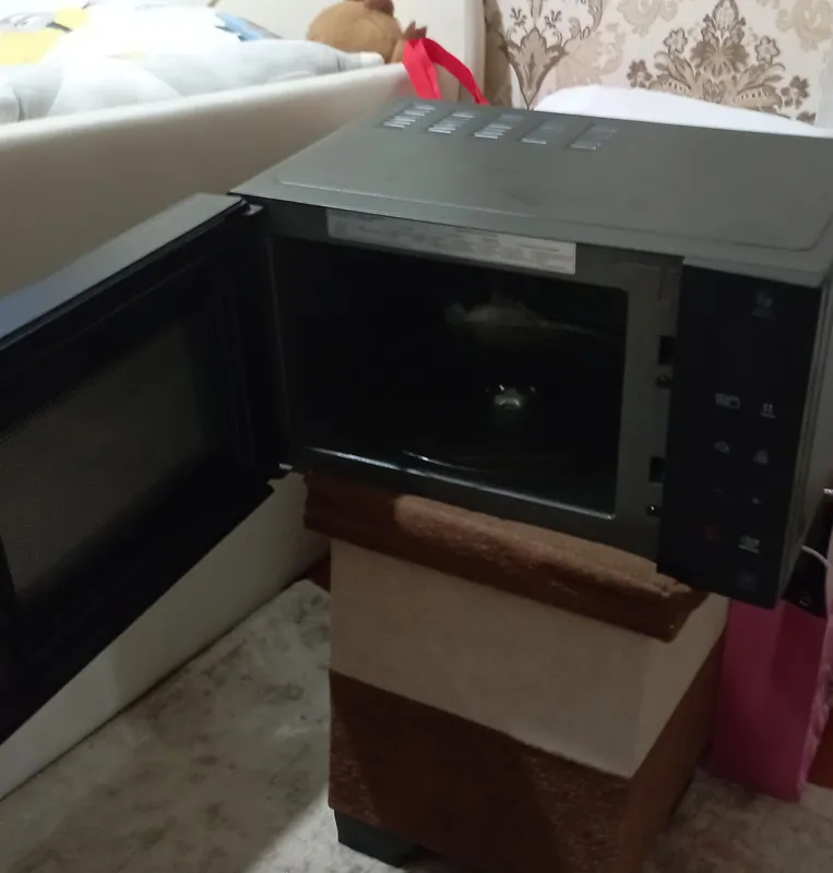 Продам микроволновку LG. Не греет 1 Продам микроволновку LG. Не греет 1
