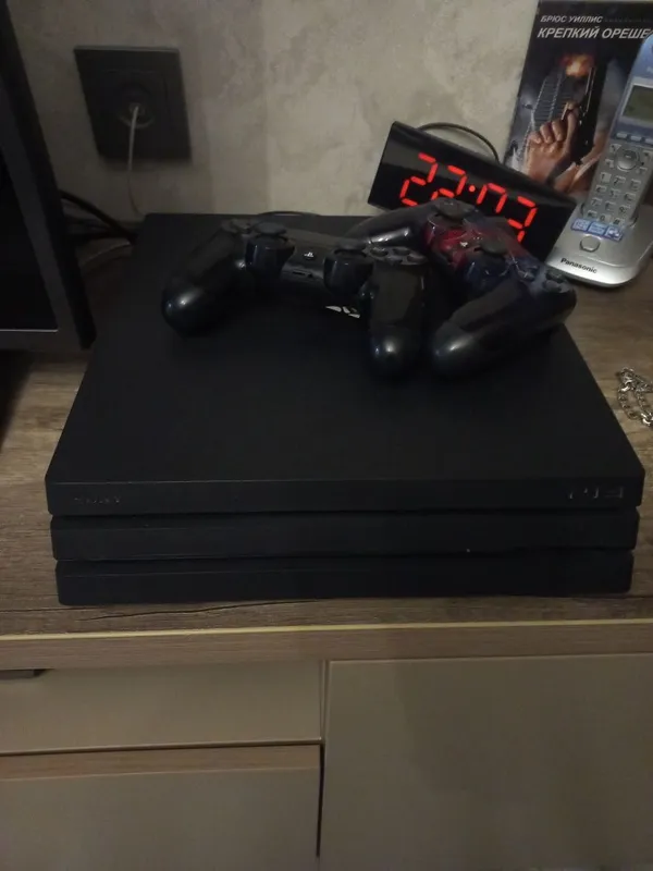 Продаётся Sony Playstation 4 pro