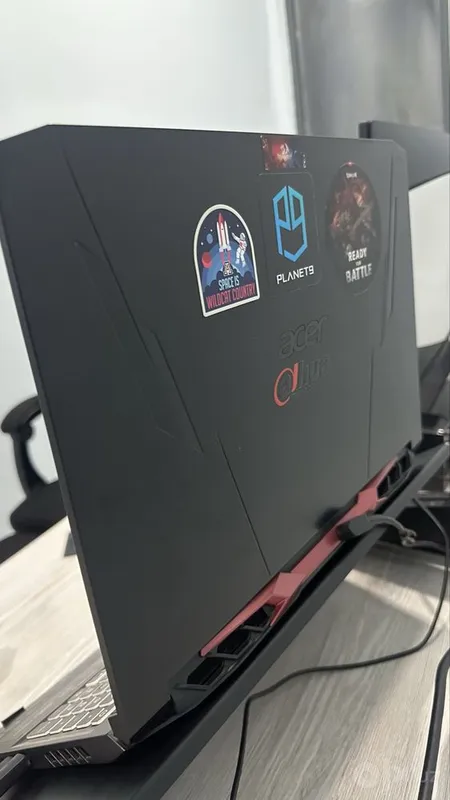 Acer Nitro 5 gaming 4