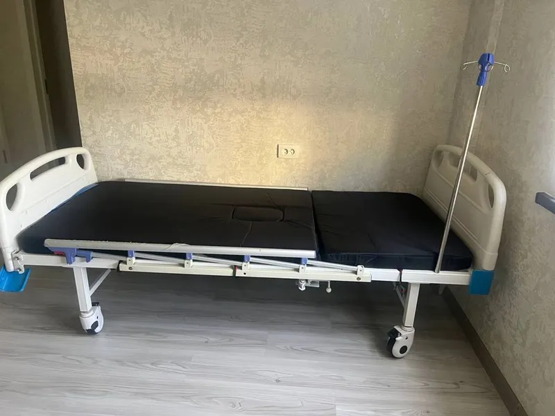 Bemorlar uchun tibbiy krovat 3