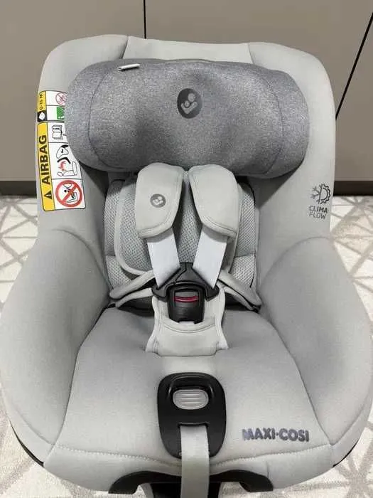 Автокресло Maxi-Cosi Pearl 360 Pro с базой FamilyFix 360 Pro.