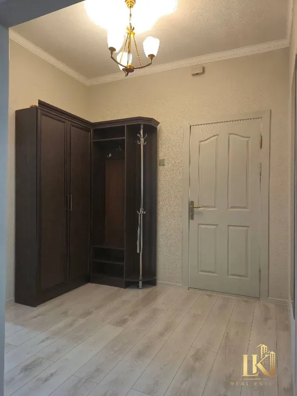 Продаётся 3-комнатная квартира, 75 м², 4/4 (кирпичный дом) 6