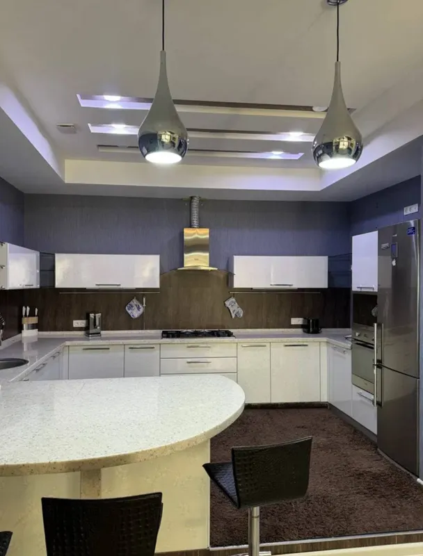 4 xonali kvartira, 182 m2, Mirobod 2
