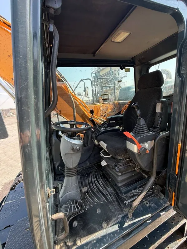 колесный экскаватор Hyundai HW145 8