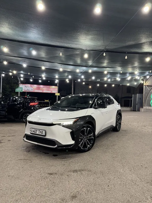 Продаётся Toyota BZ 4x Максимальная комплектация