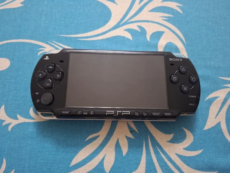 Sony PSP 2000 Black 4 Sony PSP 2000 Black 4