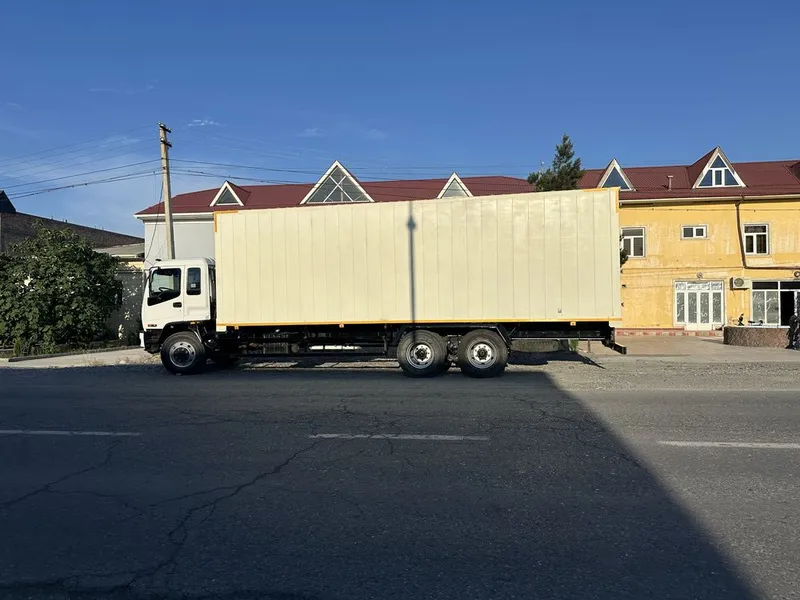 Исузи йук фургон — фото 1