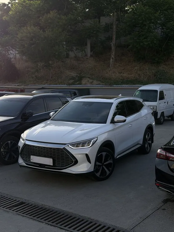 BYD song plus Gibrid Hybrid 110 km 2023 toza