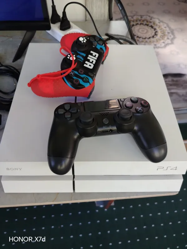 PlayStation 4 FAT. В game club не был. 2 PlayStation 4 FAT. В game club не был. 2