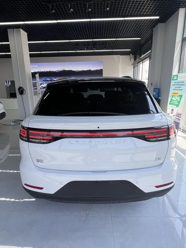 Leapmotor C 11 hybrid Full pozition 4 Leapmotor C 11 hybrid Full pozition 4
