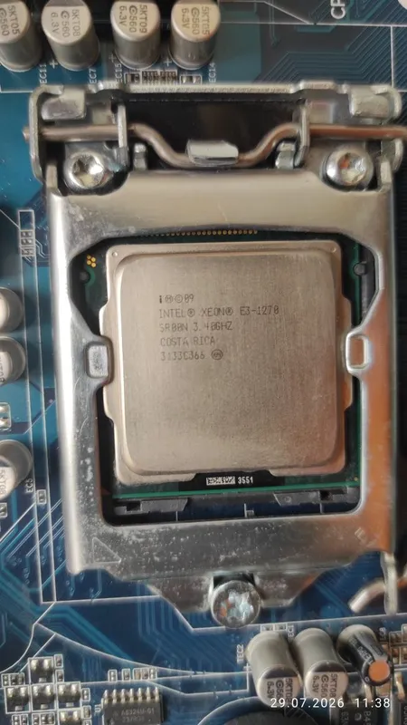 Материнская плата Gigabyte GA-H61M-S1 в комплекте 3 Материнская плата Gigabyte GA-H61M-S1 в комплекте 3