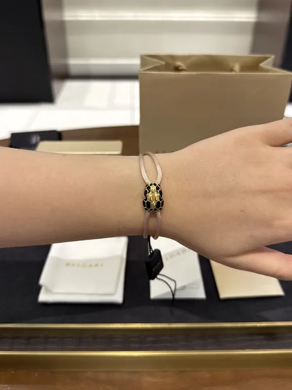 NEW Bvlgari Браслет Serpenti Forever 287840 NEW Bvlgari Браслет Serpenti Forever 287840