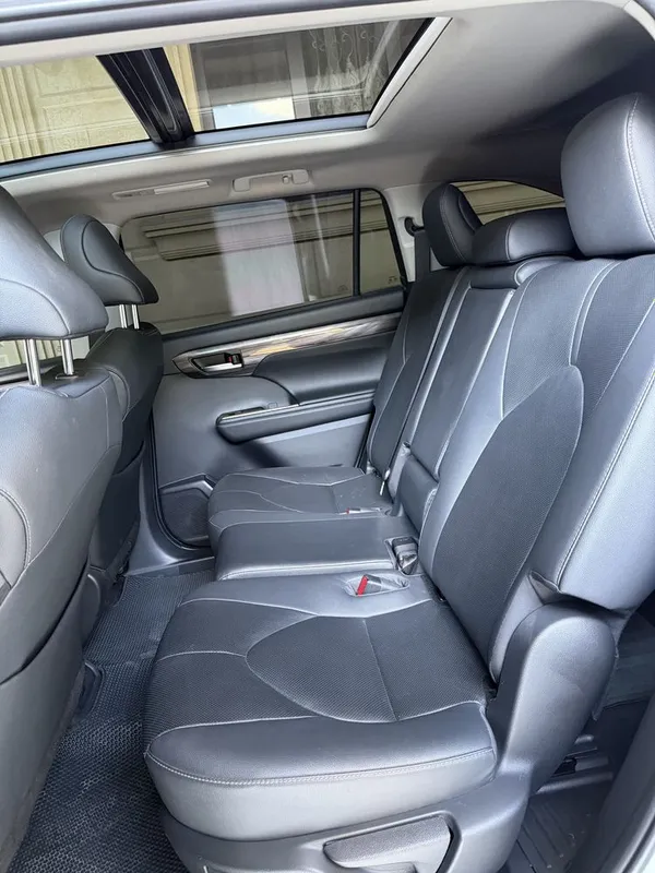 Toyota Highlander 8 Toyota Highlander 8