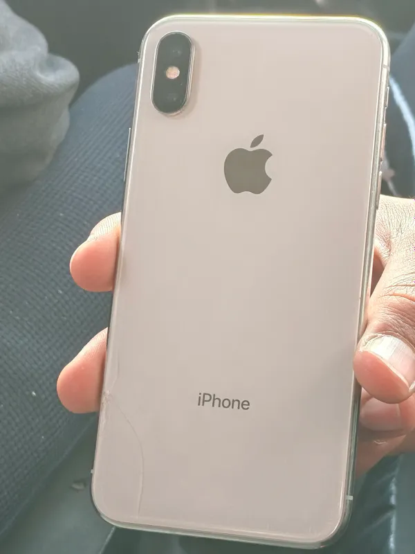 iPhone X xotira64 aperatev4 batareya100 narx1ml200 iPhone X xotira64 aperatev4 batareya100 narx1ml200