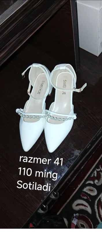 sotiladi razmer 41 rangi oq