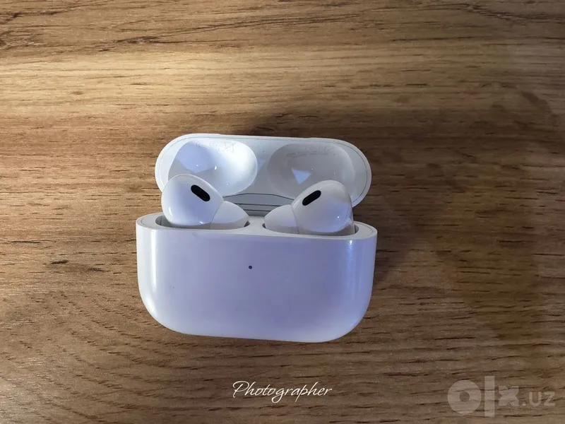 Airpods Pro 2 with Charging Case 2 Airpods Pro 2 with Charging Case 2