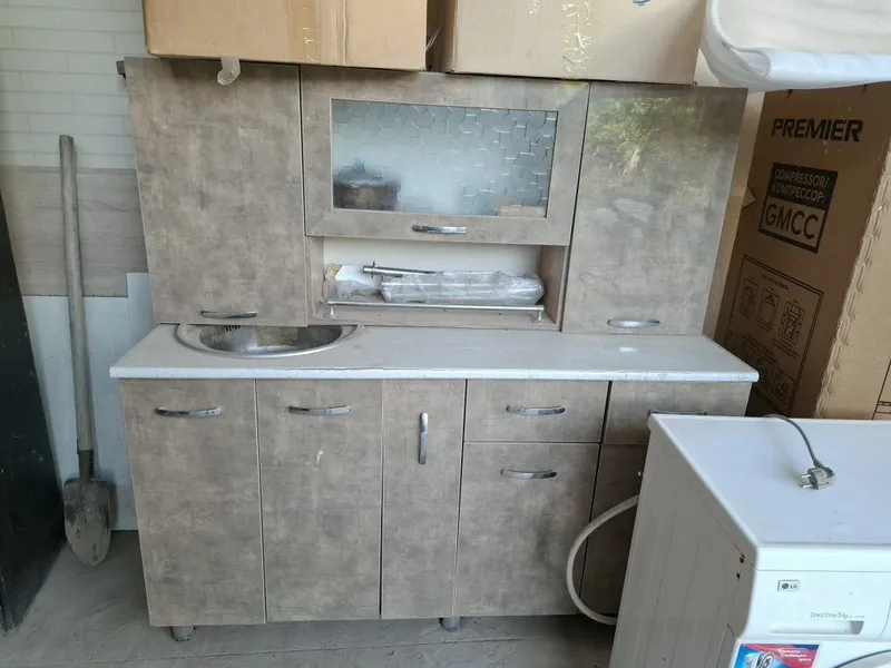 Компактный кухонный мебель 1.5 м Б/У 1 Компактный кухонный мебель 1.5 м Б/У 1