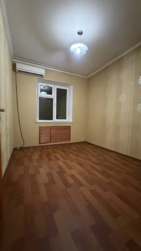 Продаётся уютная 2-комнатная квартира с французской планировкой и просторным балконом 1 Продаётся уютная 2-комнатная квартира с французской планировкой и просторным балконом 1