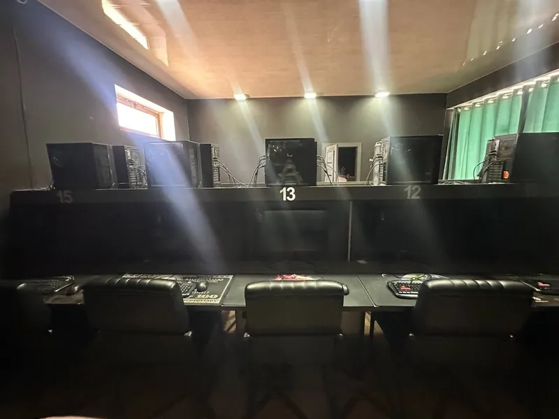 10ta kompyuter sotiladi 3