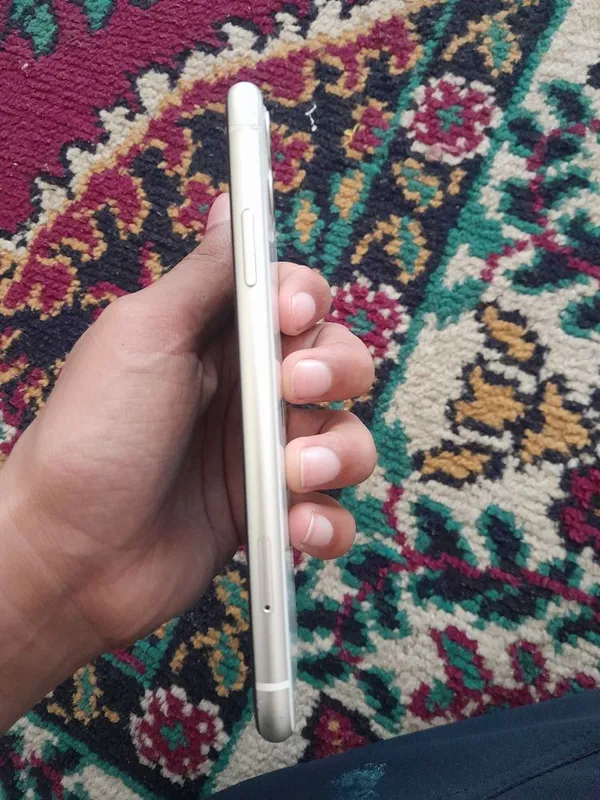 Iphone 11 64 gb ishlashiga 15 kun garantiyasi bor 1